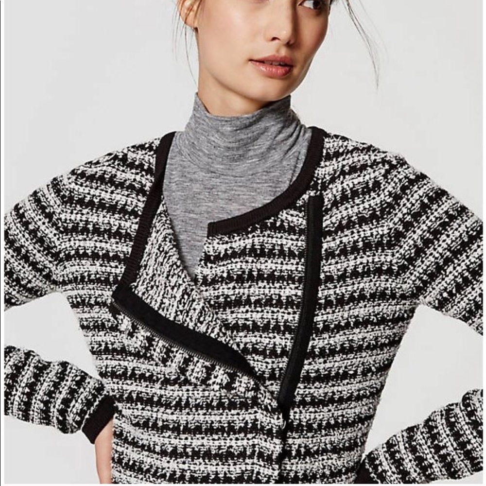 3/$25👑 Ann Taylor Loft Small Sweater Black White Zip